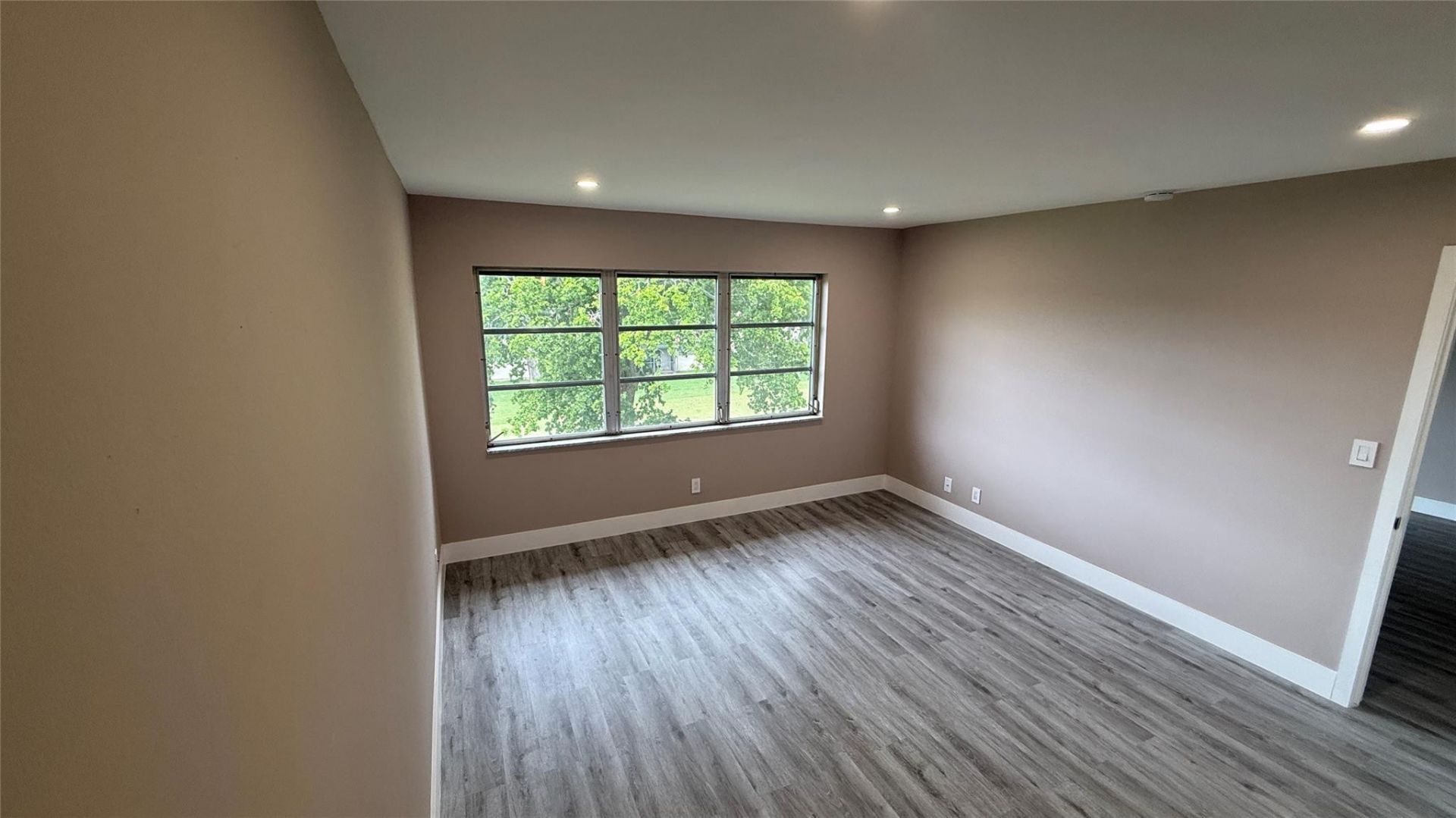 8962 S Hollybrook Boulevard, Unit 308, Pembroke Pines, FL 33025 Photo