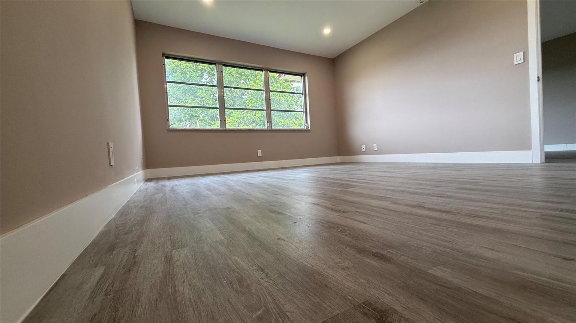 8962 S Hollybrook Boulevard, Unit 308, Pembroke Pines, FL 33025 Photo