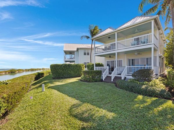 2002 Marina Villa Drive, Unit Hawks Cay, Duck, FL 33050