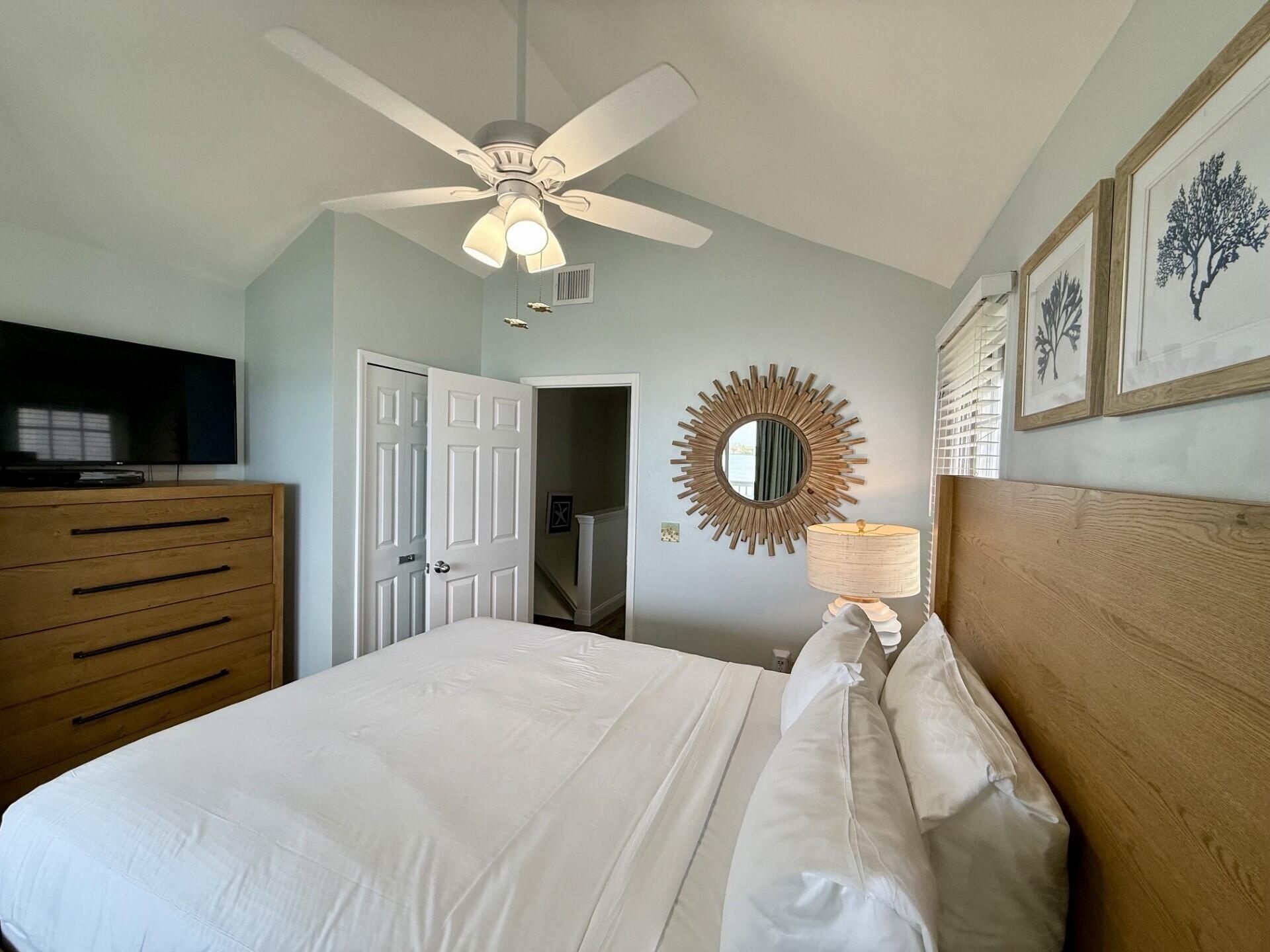 2002 Marina Villa Drive, Unit Hawks Cay, Duck Key, FL 33050 Photo
