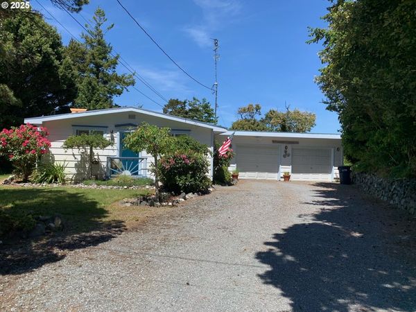 850 LAKESHORE DR, Port Orford, OR 97465