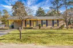 631 SW Mimosa Drive photo 4