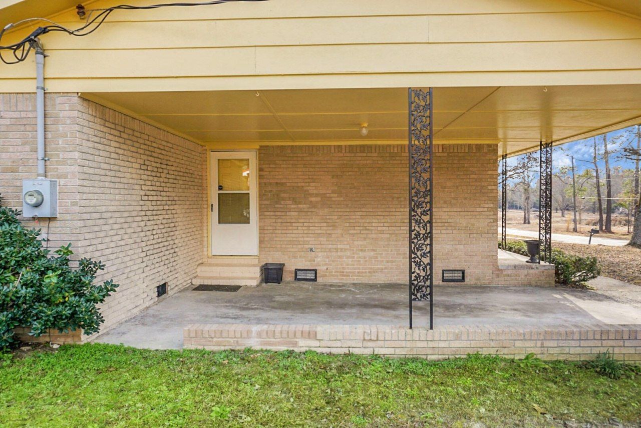 631 SW Mimosa Drive Photo 4