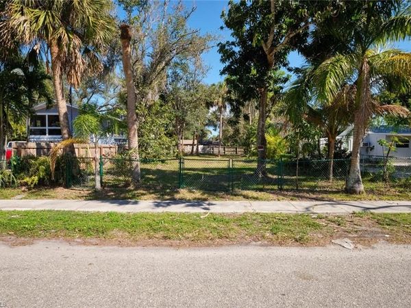 213 Delray AVE, FORT MYERS, FL 33905