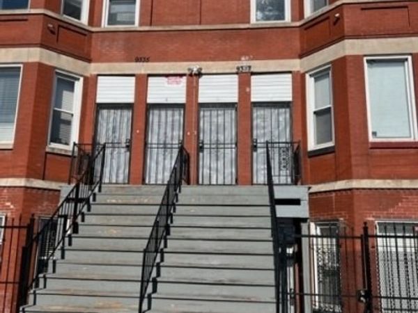 9335-37 S South Chicago Avenue, Chicago, IL 60617