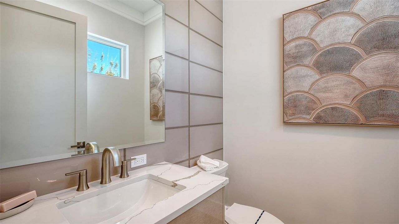 1521 S Lake Shore Drive, Sarasota, FL 34231 Photo