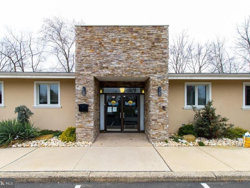 1288 Veterans Highway, Levittown, PA 19056 Main Photo