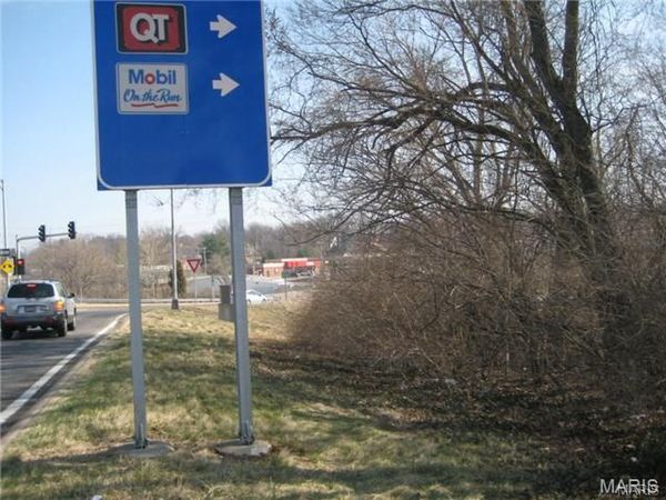 10066 BIG BEND Road, Crestwood, MO 63122