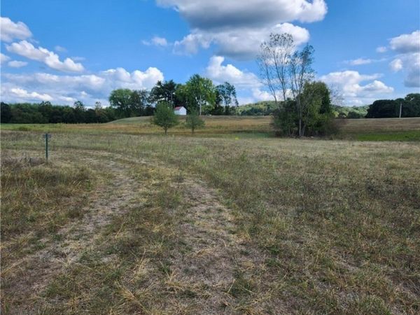 TR 257, West Lafayette, OH 43845