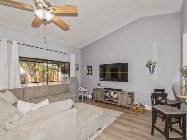 1060 NW 19th Terrace, Delray Beach, FL 33445