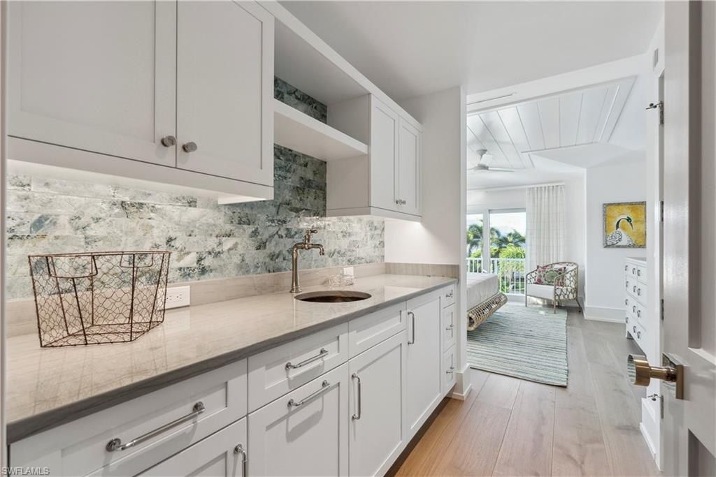 690 7th Ave N, Naples, FL 34102 Photo