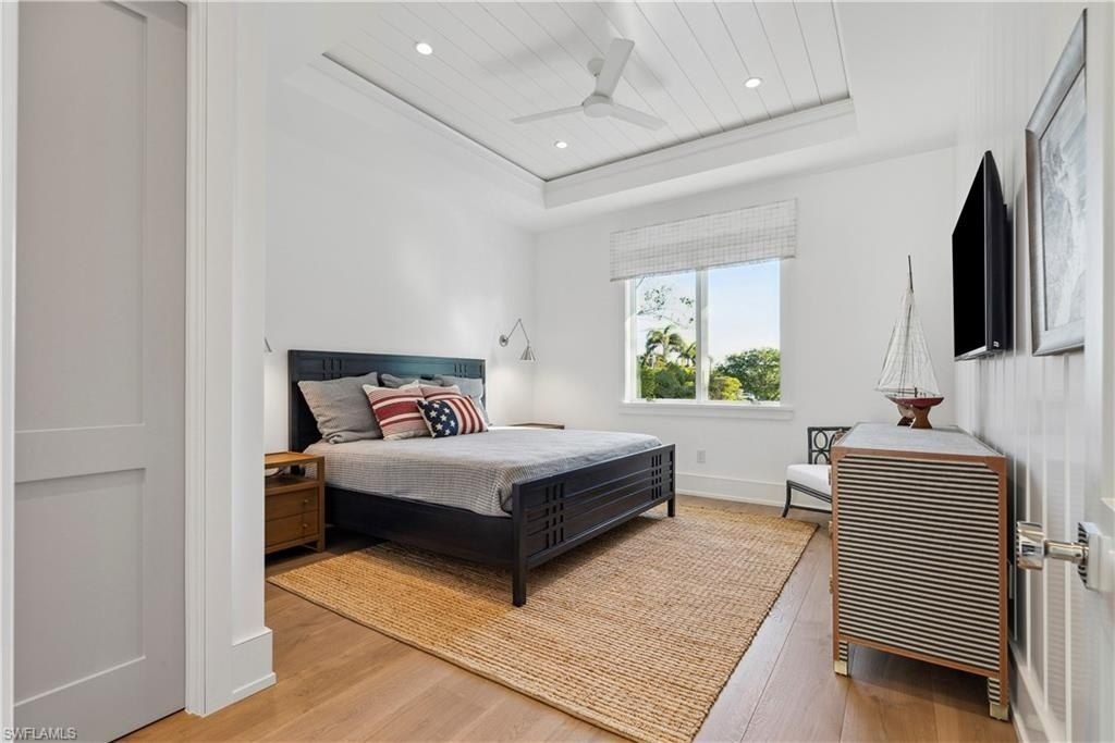 690 7th Ave N, Naples, FL 34102 Photo