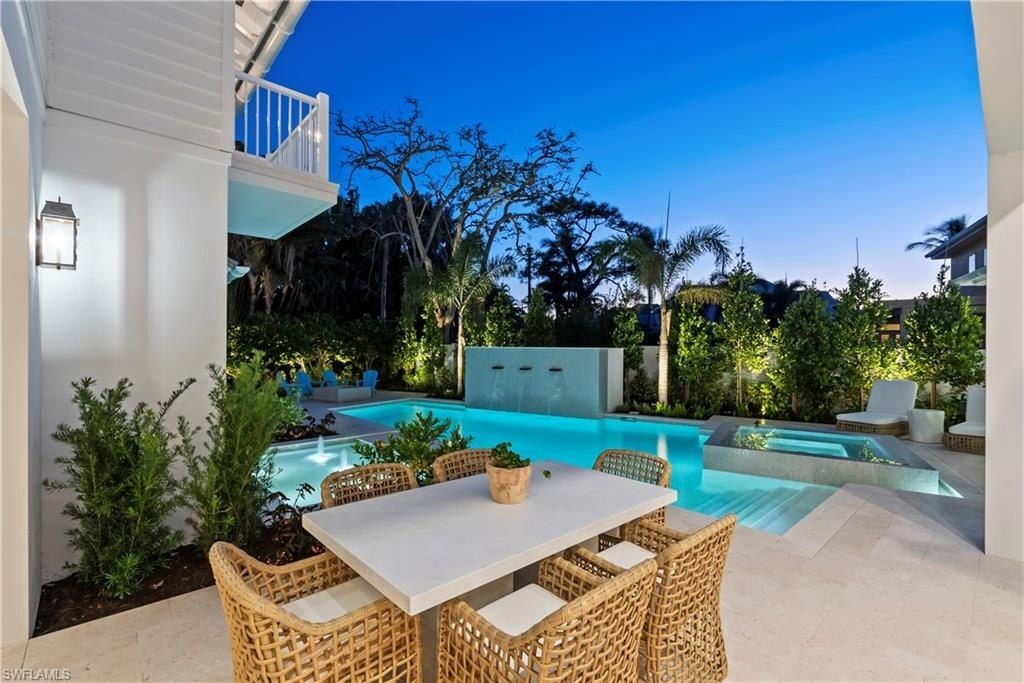 690 7th Ave N, Naples, FL 34102 Photo