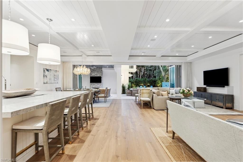 690 7th Ave N, Naples, FL 34102 Photo