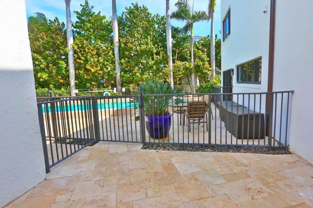 1121 Bel Air Dr, Highland Beach, FL 33487 Photo