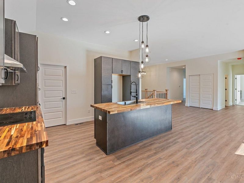 1413 Waycross Road, Forest Park, OH 45240 Photo 6