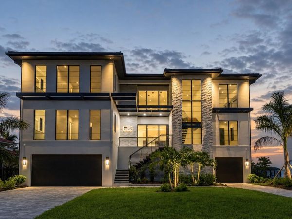 2081 MICHIGAN AVENUE NE, ST PETERSBURG, FL 33703