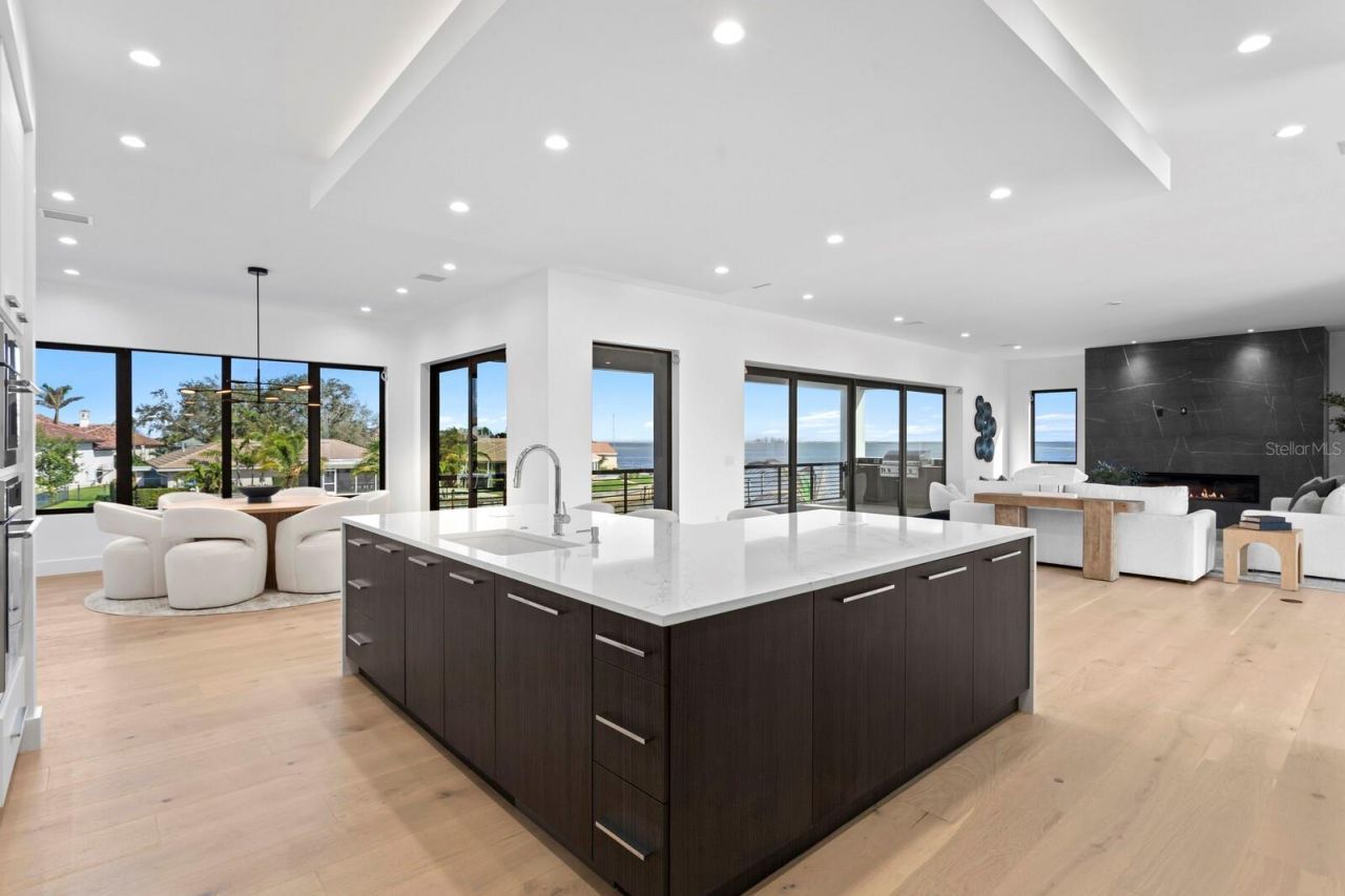 2081 Michigan Avenue Ne, Saint Petersburg, FL 33703 Photo