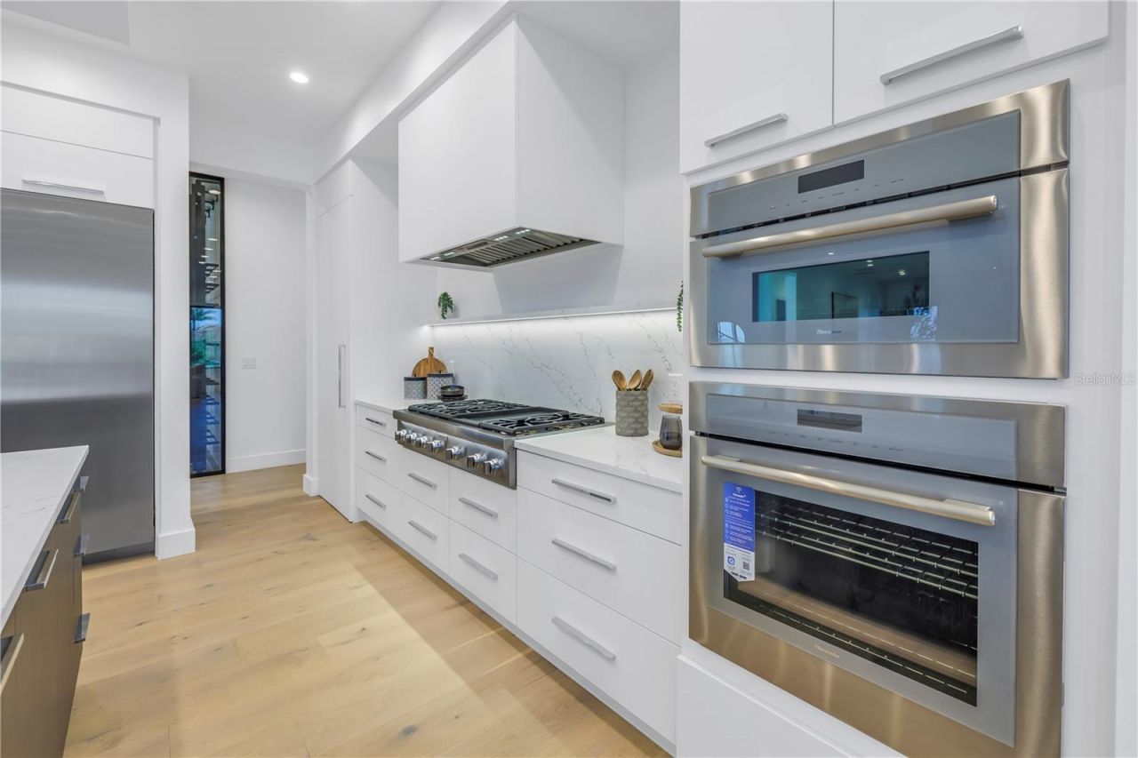 2081 Michigan Avenue Ne, Saint Petersburg, FL 33703 Photo