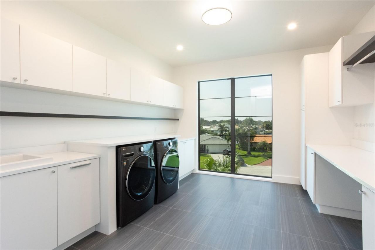 2081 Michigan Avenue Ne, Saint Petersburg, FL 33703 Photo