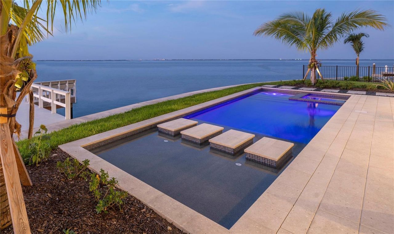 2081 Michigan Avenue Ne, Saint Petersburg, FL 33703 Photo