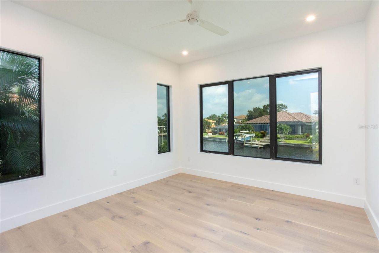 2081 Michigan Avenue Ne, Saint Petersburg, FL 33703 Photo