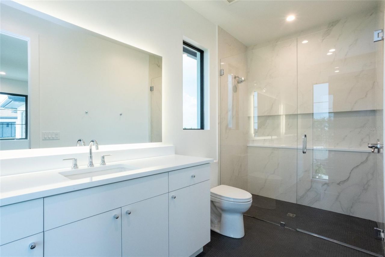 2081 Michigan Avenue Ne, Saint Petersburg, FL 33703 Photo