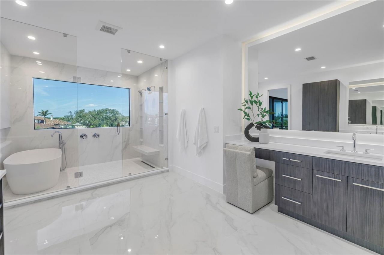 2081 Michigan Avenue Ne, Saint Petersburg, FL 33703 Photo