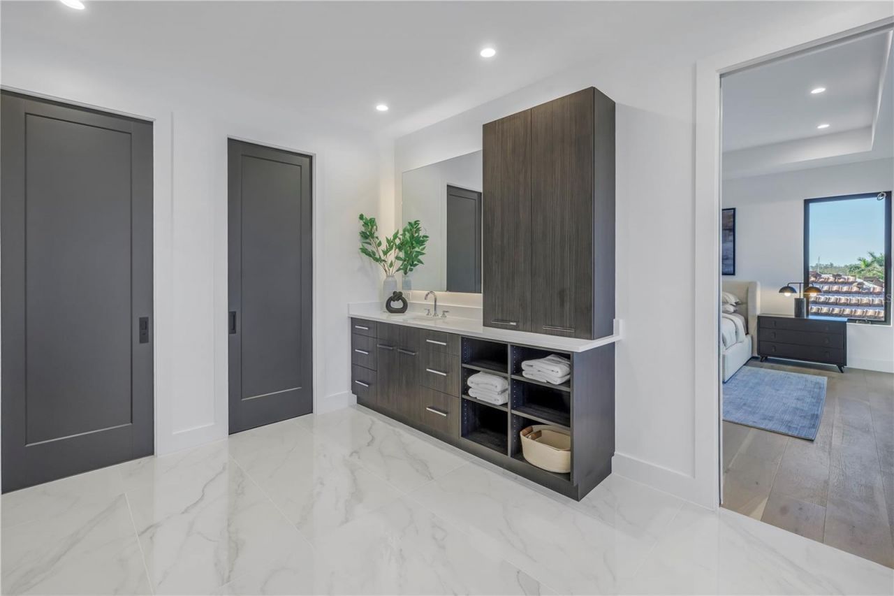 2081 Michigan Avenue Ne, Saint Petersburg, FL 33703 Photo