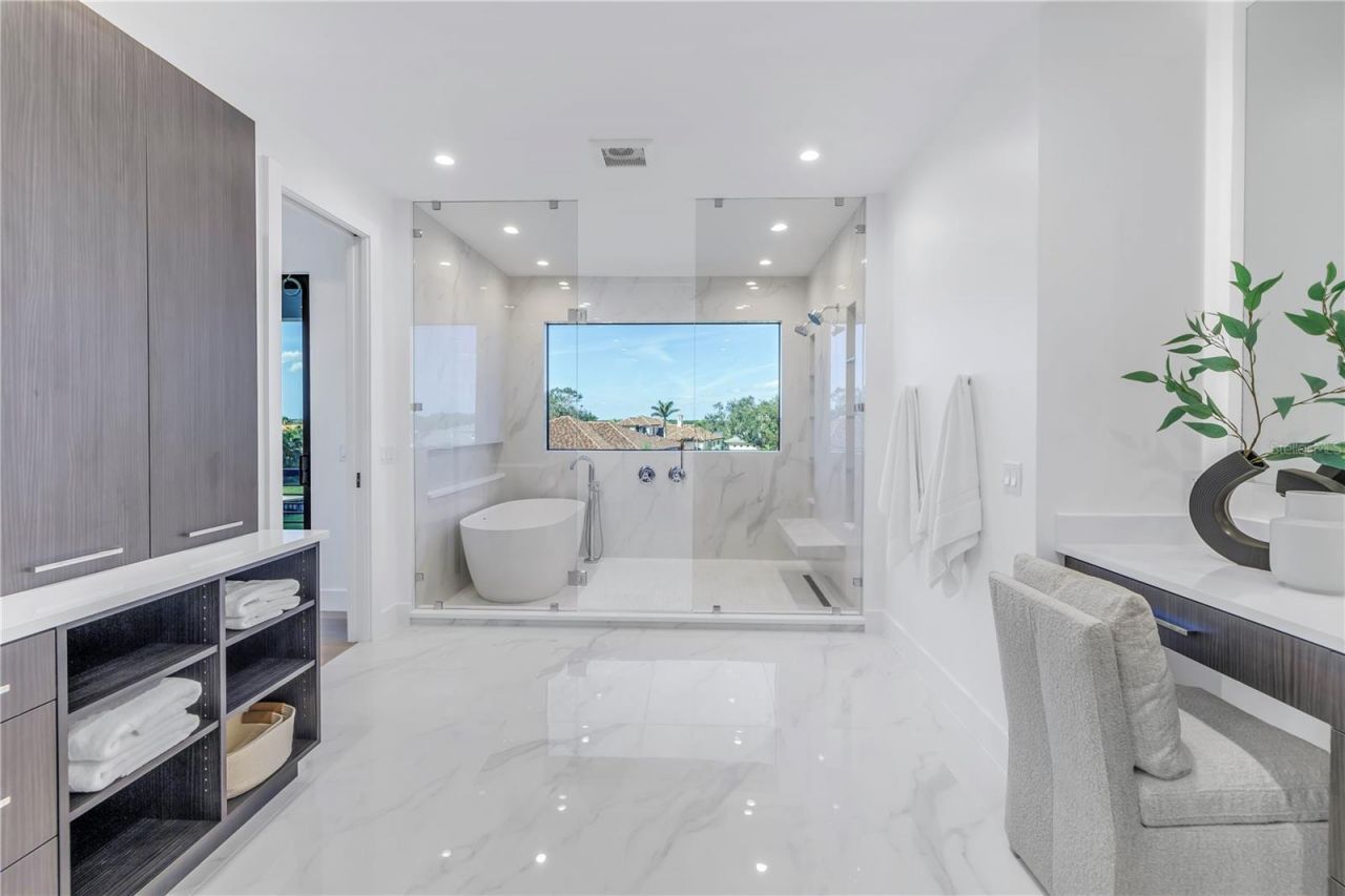 2081 Michigan Avenue Ne, Saint Petersburg, FL 33703 Photo