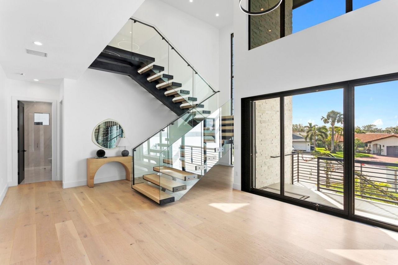 2081 Michigan Avenue Ne, Saint Petersburg, FL 33703 Photo