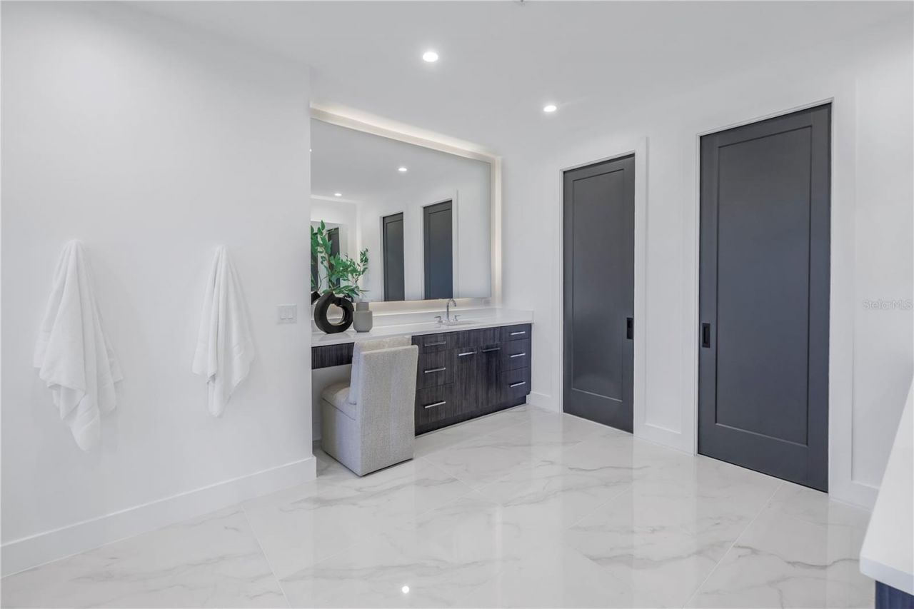 2081 Michigan Avenue Ne, Saint Petersburg, FL 33703 Photo