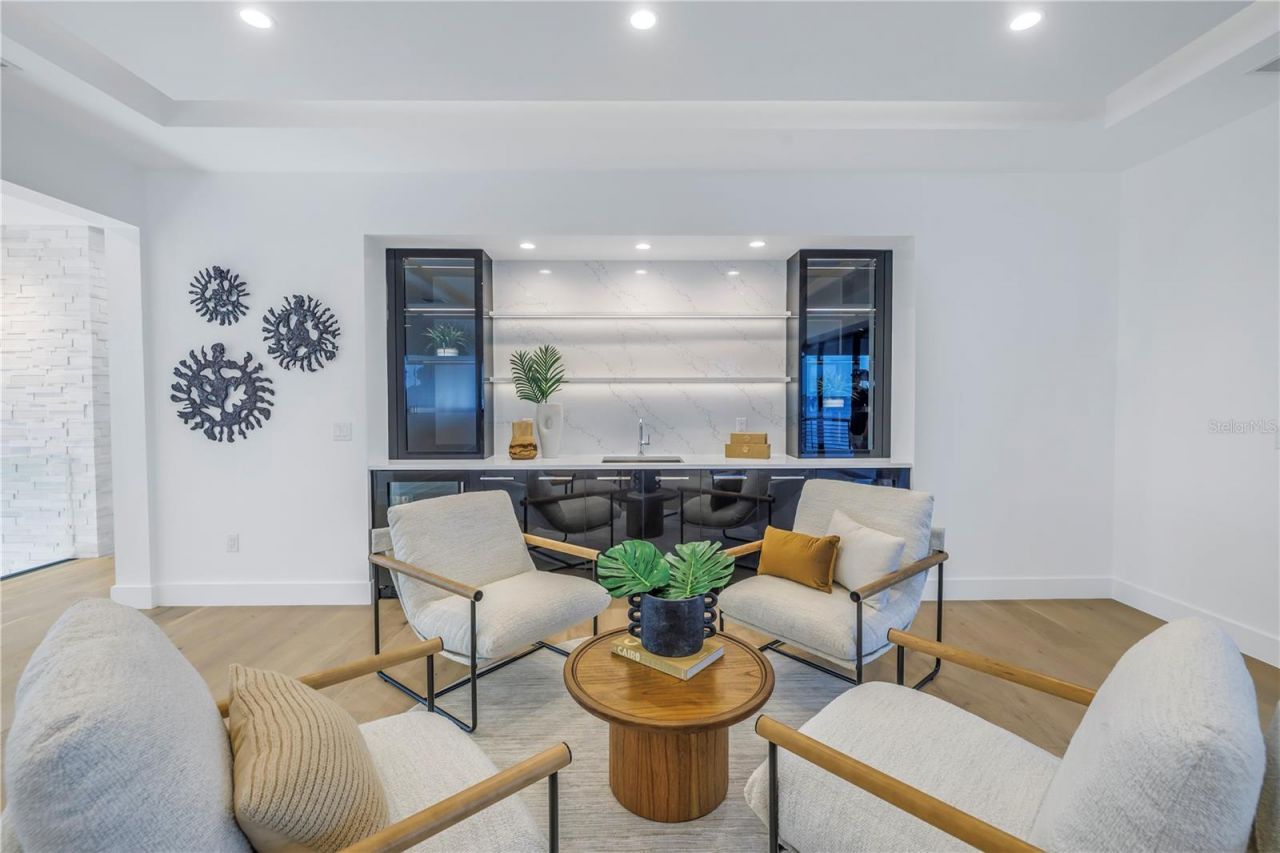 2081 Michigan Avenue Ne, Saint Petersburg, FL 33703 Photo