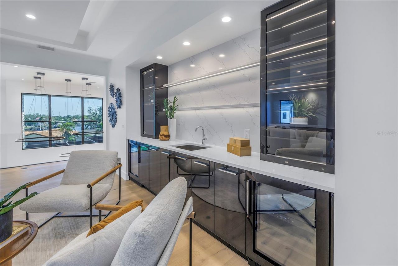 2081 Michigan Avenue Ne, Saint Petersburg, FL 33703 Photo