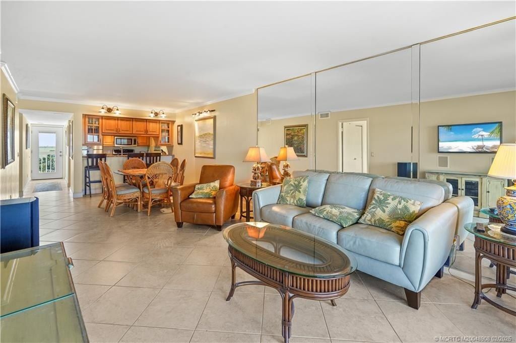 40 NE Plantation Road, Unit 415, Stuart, FL 34996 Photo