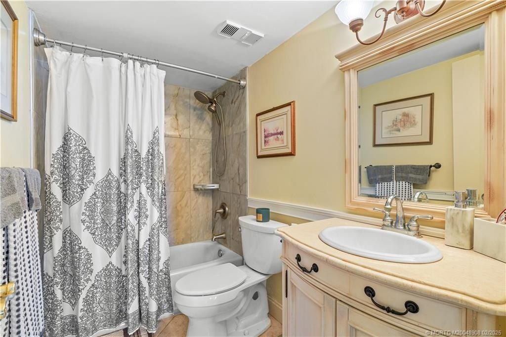 40 NE Plantation Road, Unit 415, Stuart, FL 34996 Photo