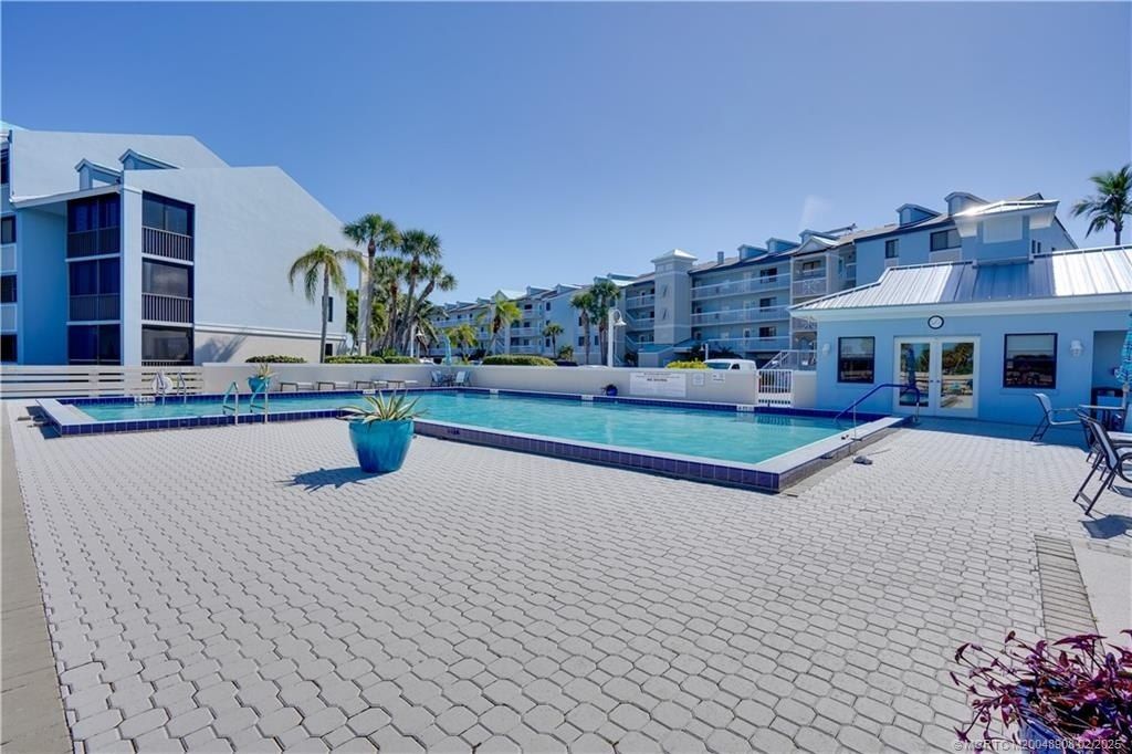 40 NE Plantation Road, Unit 415, Stuart, FL 34996 Photo