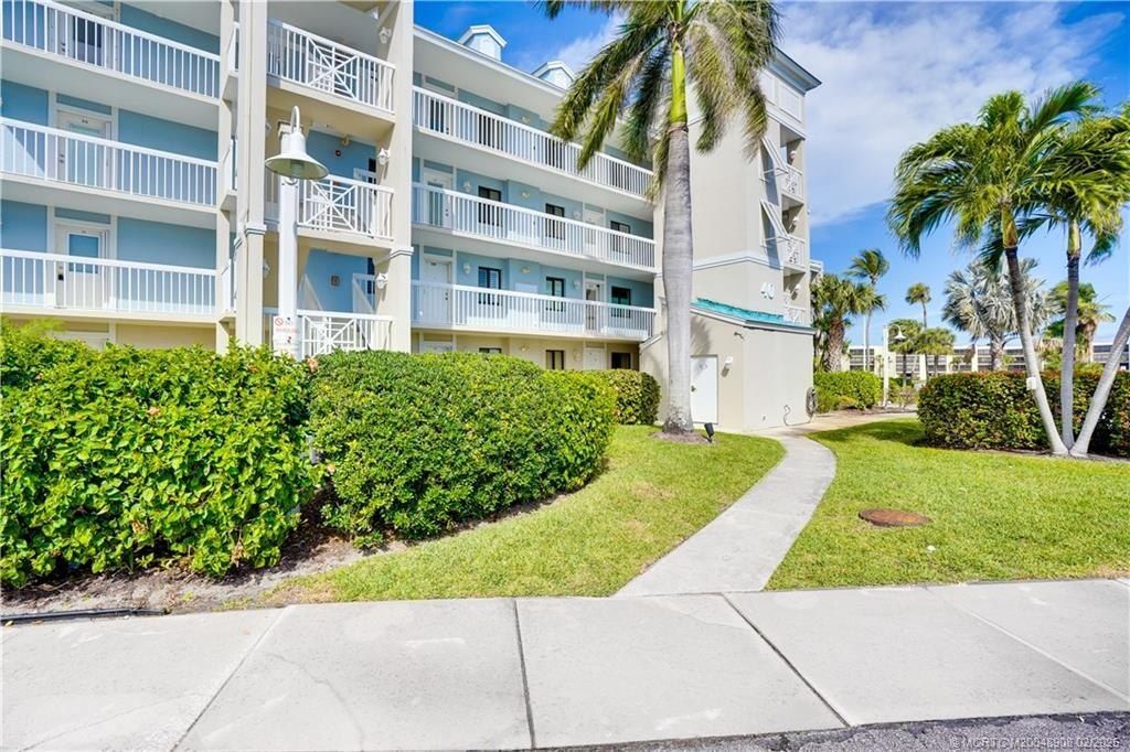 40 NE Plantation Road, Unit 415, Stuart, FL 34996 Photo