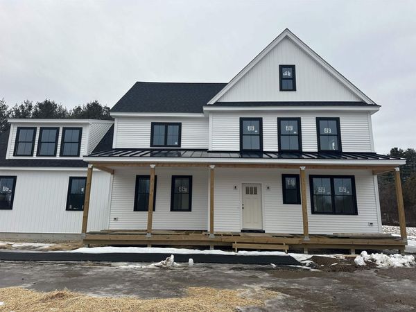 253 Amesbury Road, Kensington, NH 03833