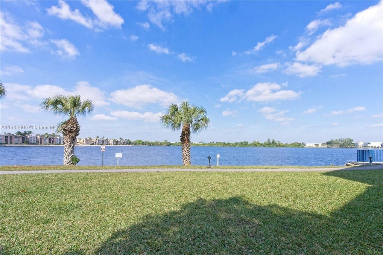 15545 N Miami Lakeway N, Unit 103, Miami Lakes, FL 33014 Photo