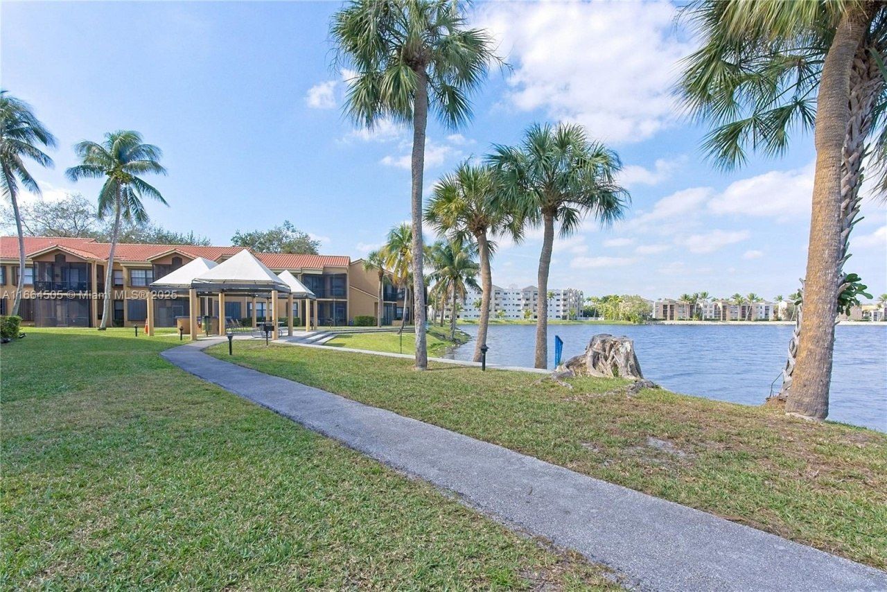 15545 N Miami Lakeway N, Unit 103, Miami Lakes, FL 33014 Photo