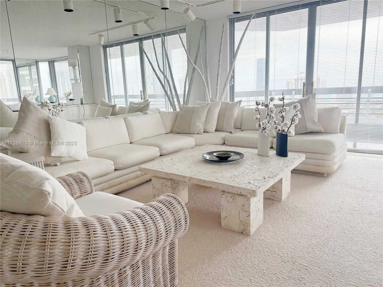 19101 NE 36th Ct, Unit 2112, Aventura, FL 33180 Photo