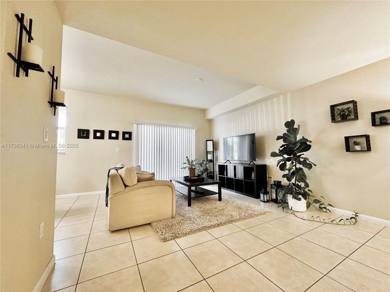 11403 NW 89th St, Unit 219, Doral, FL 33178 Photo