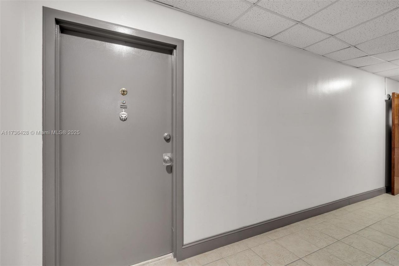 6801 Indian Creek Dr, Unit 804, Miami Beach, FL 33141 Photo