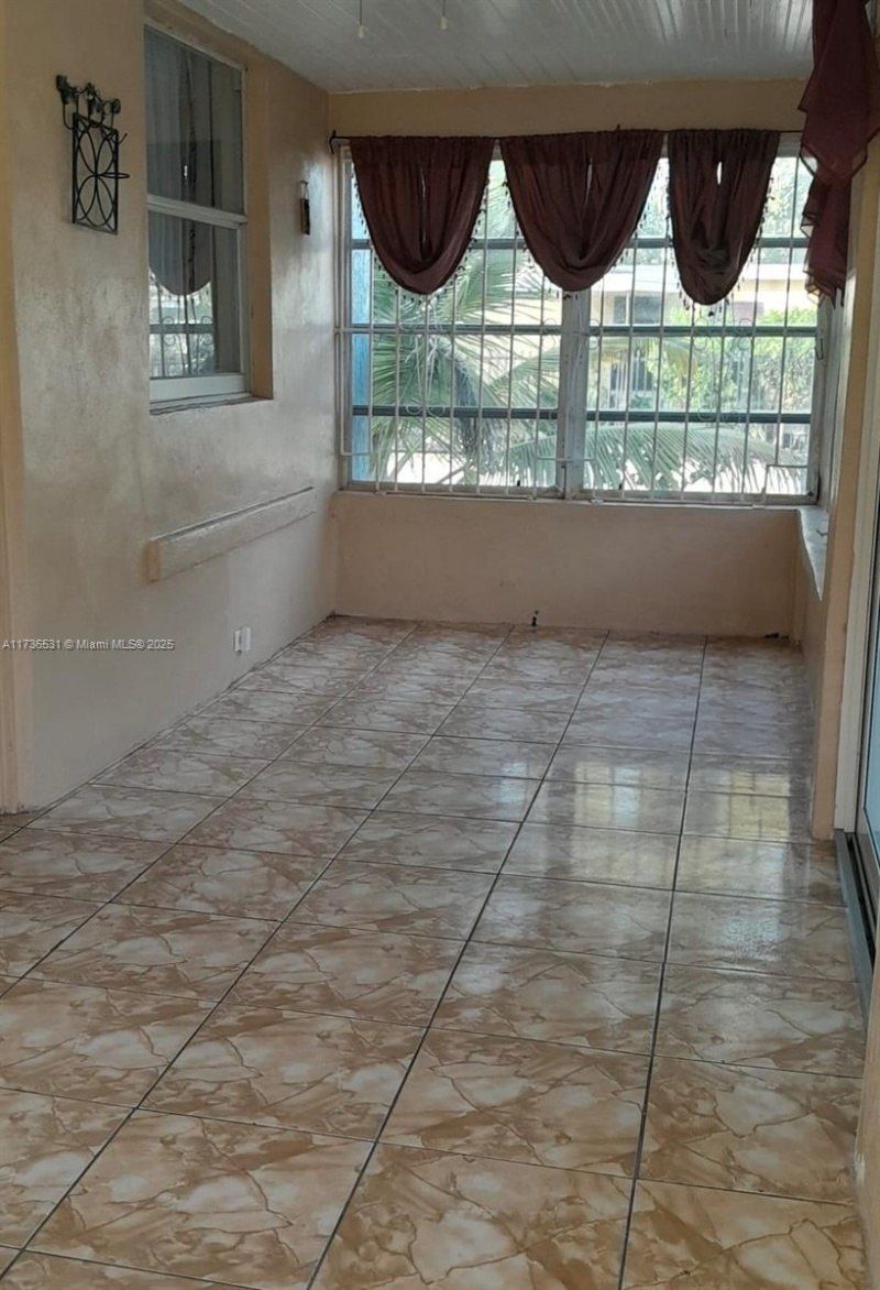 6730 NE Miami Pl, Miami, FL 33138 Photo