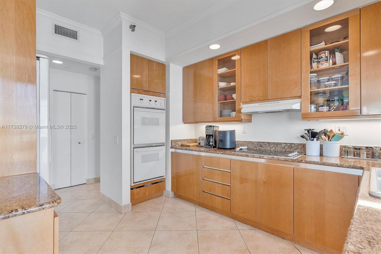 21150 Point Pl, Unit PH 3105, Aventura, FL 33180 Photo