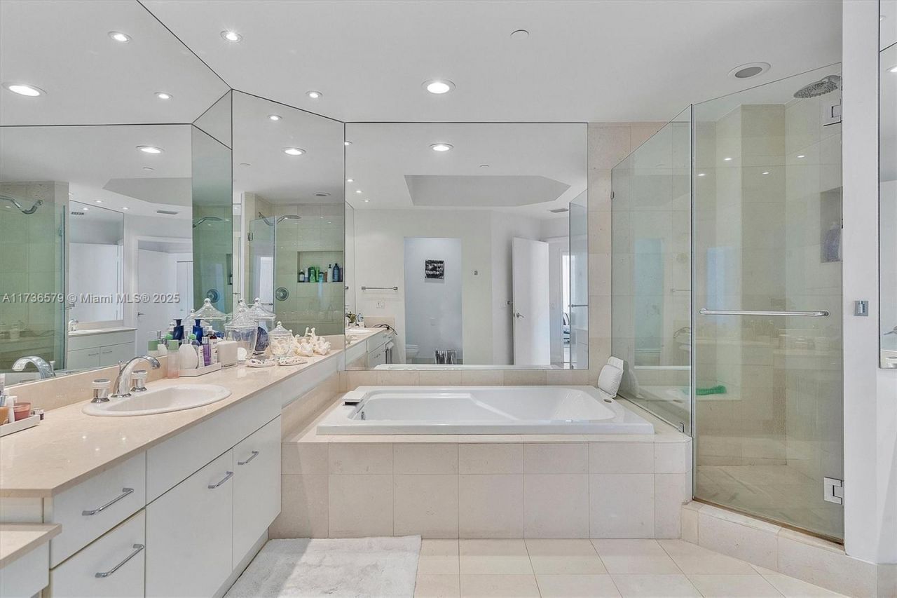 21150 Point Pl, Unit PH 3105, Aventura, FL 33180 Photo