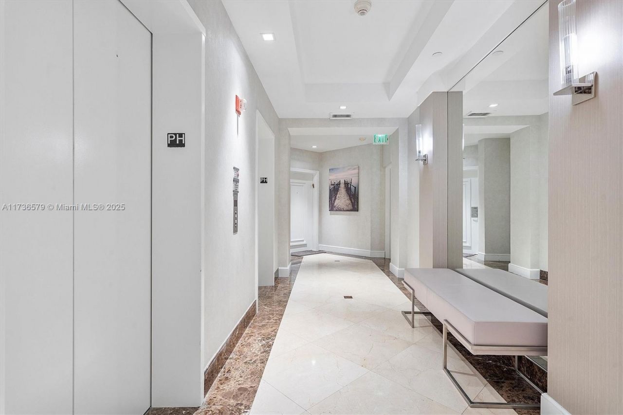 21150 Point Pl, Unit PH 3105, Aventura, FL 33180 Photo