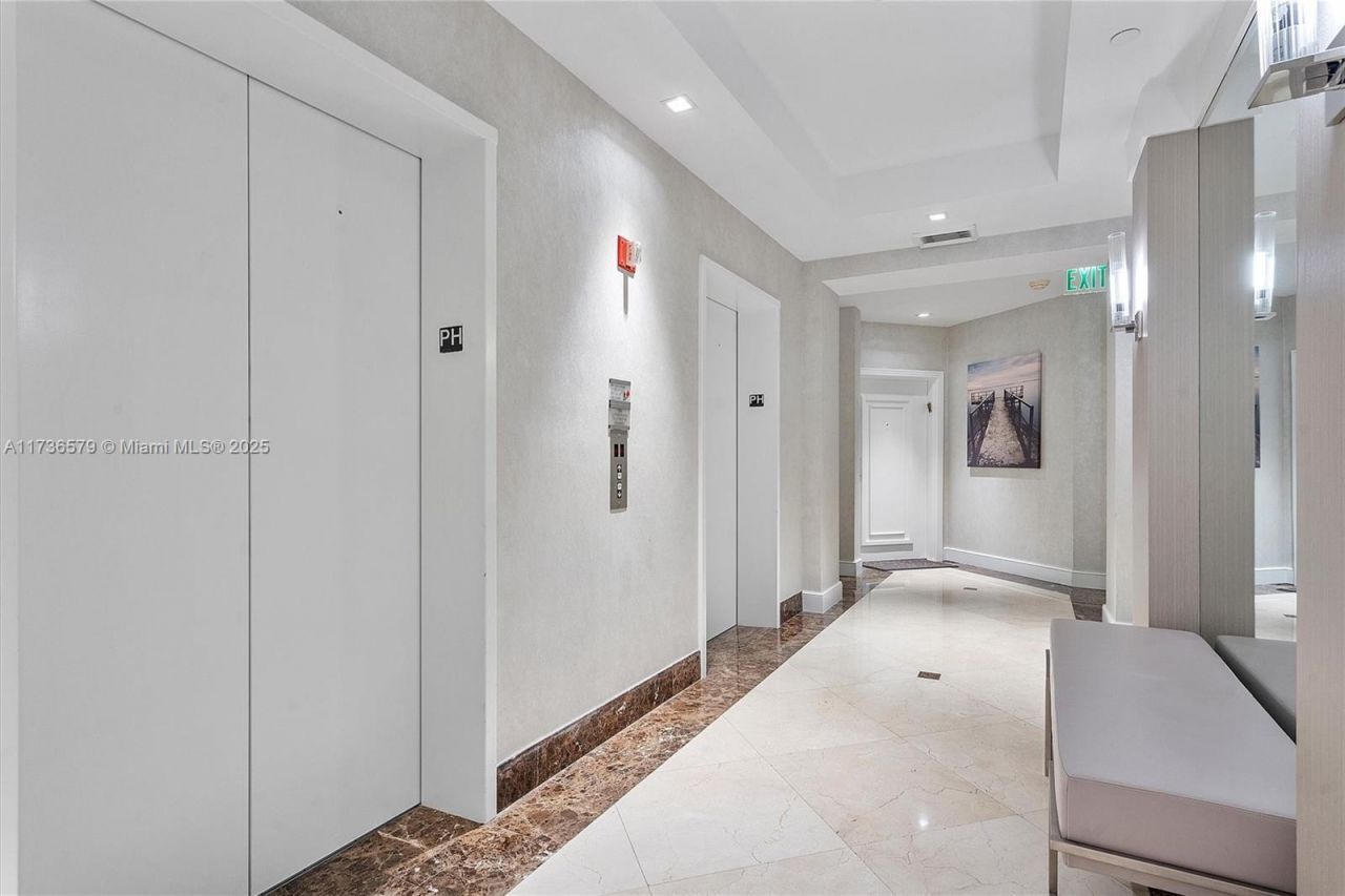 21150 Point Pl, Unit PH 3105, Aventura, FL 33180 Photo