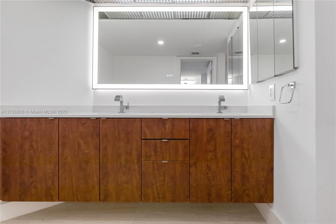 1717 N Bayshore Dr, Unit A-1231, Miami, FL 33132 Photo